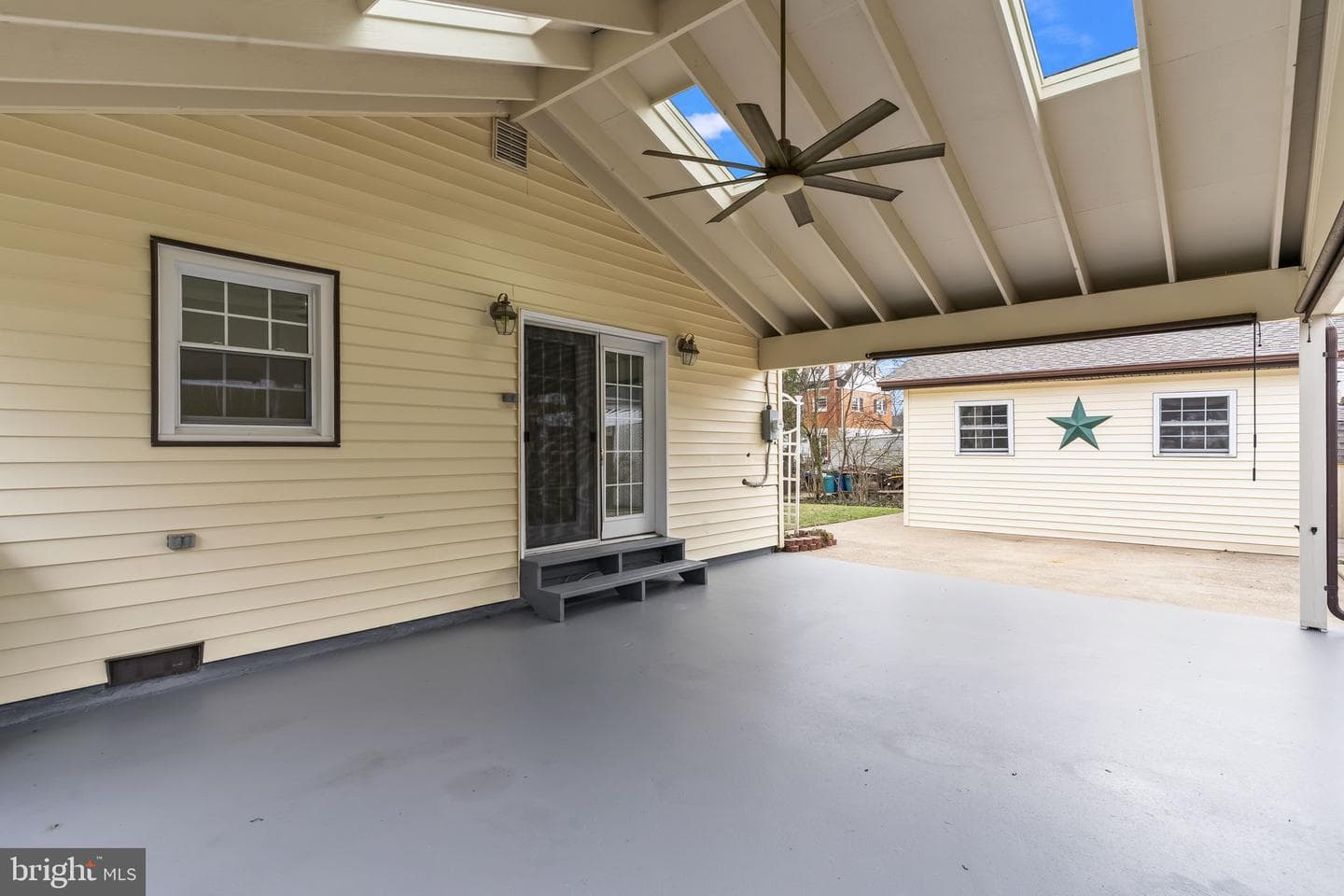 9649 Norfolk Street photo 3
