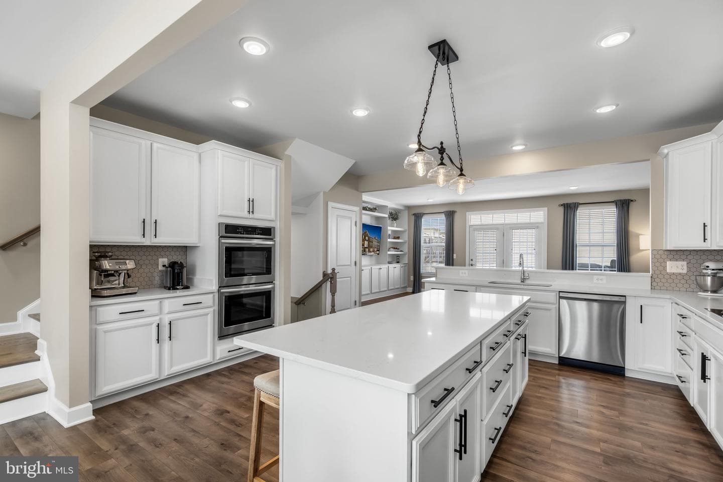 8762 Elsing Green Drive photo 14