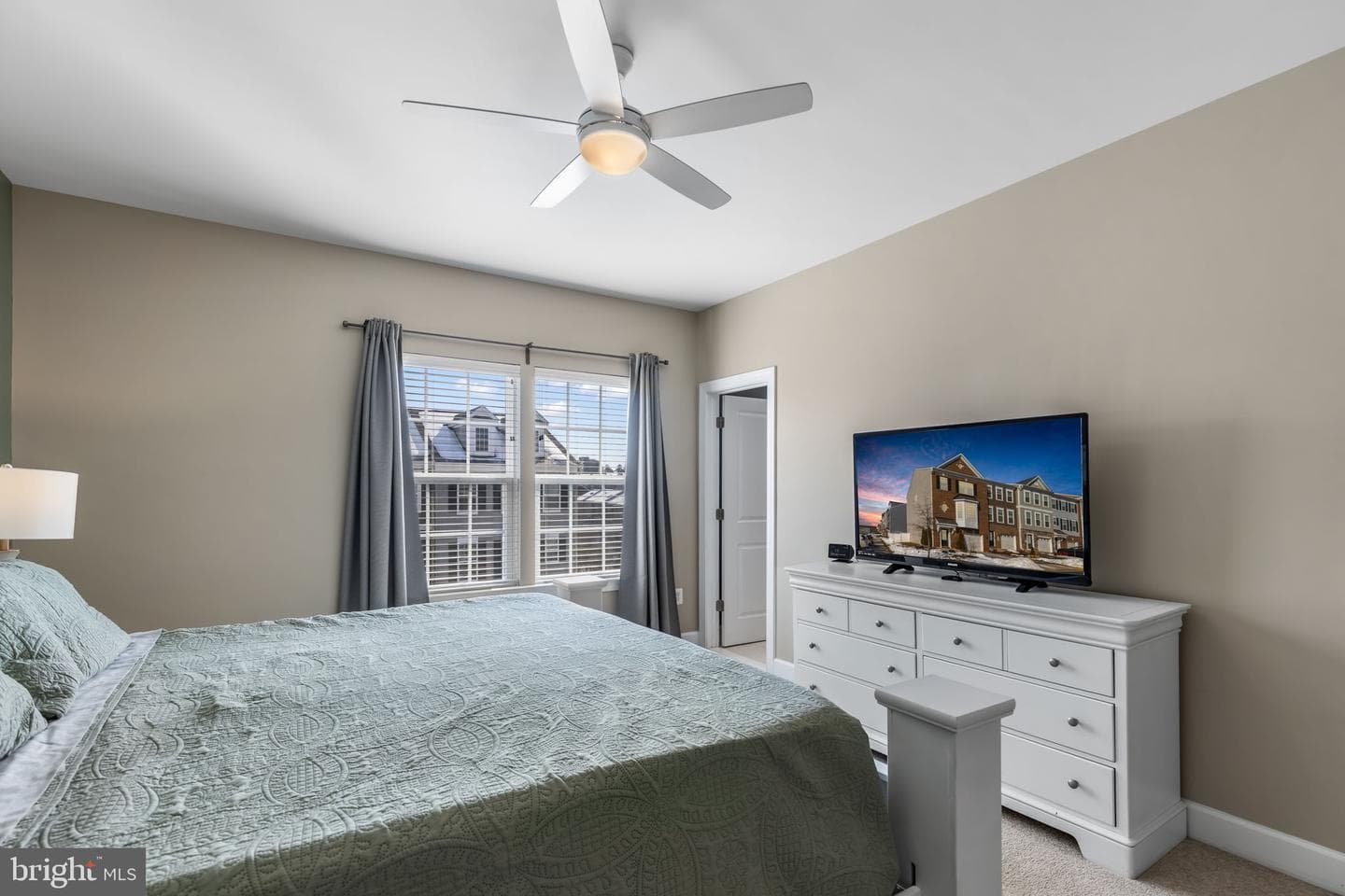 8762 Elsing Green Drive photo 20