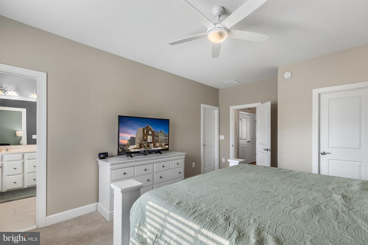 8762 Elsing Green Drive photo 21