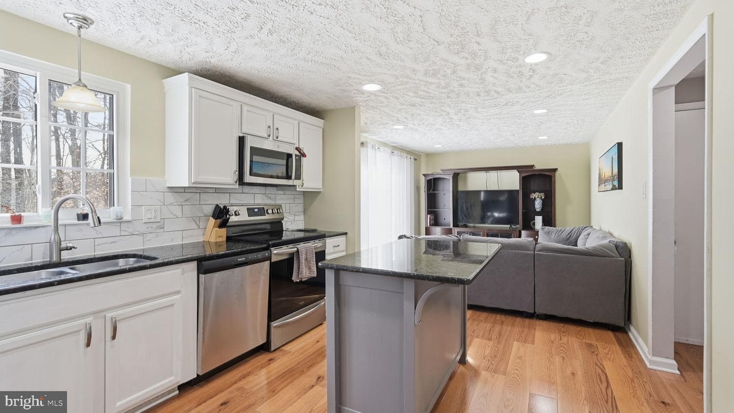 16041 Macedonia Drive photo 4