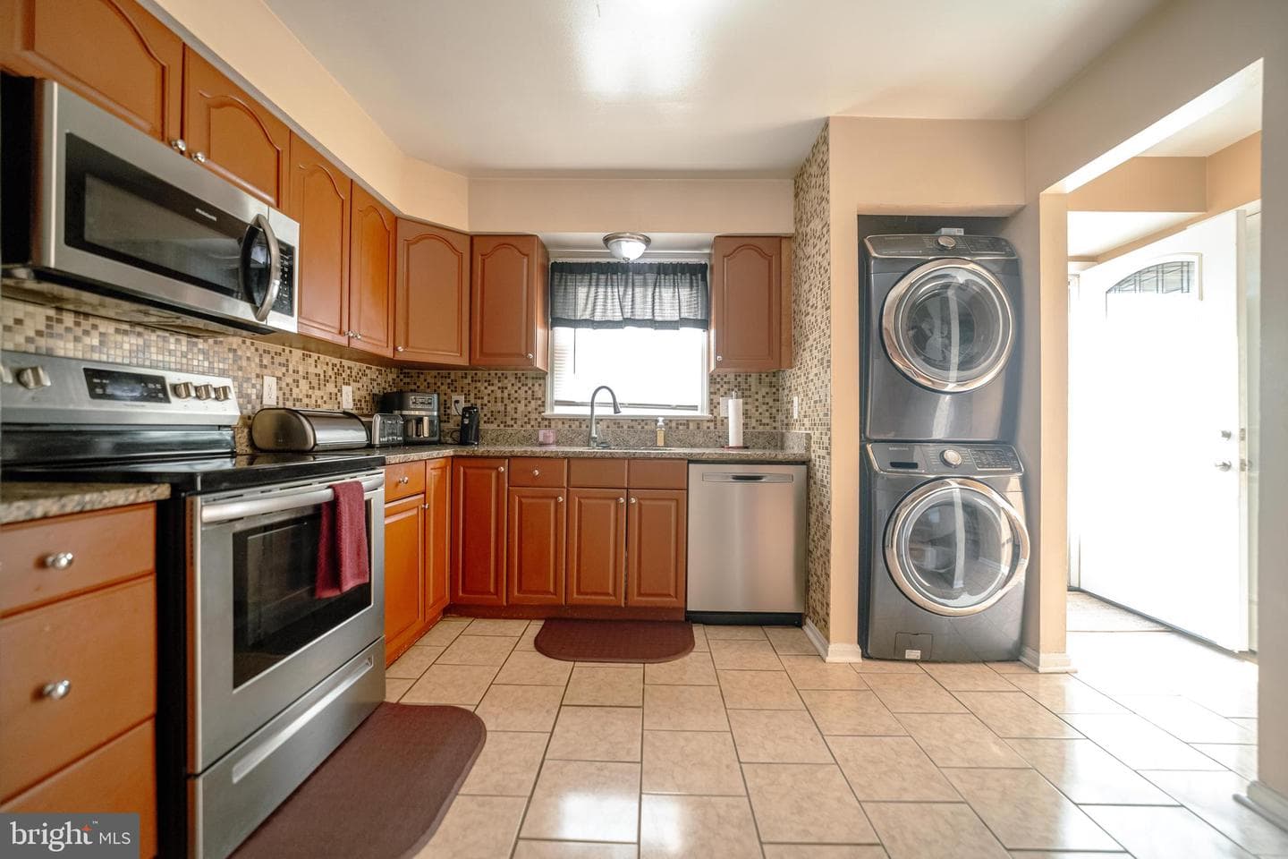 4667 Charlton Court photo 5