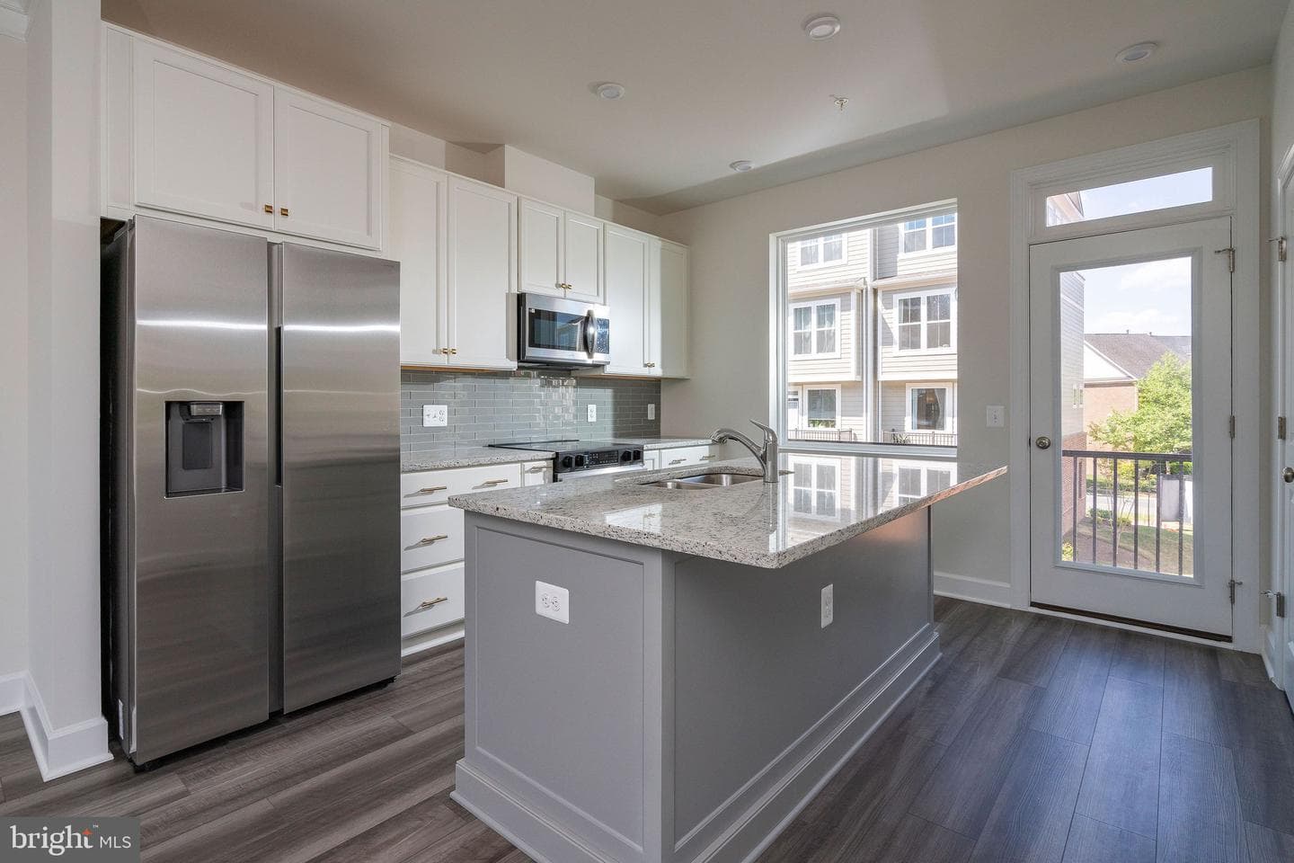 592 Watermans Drive photo 4