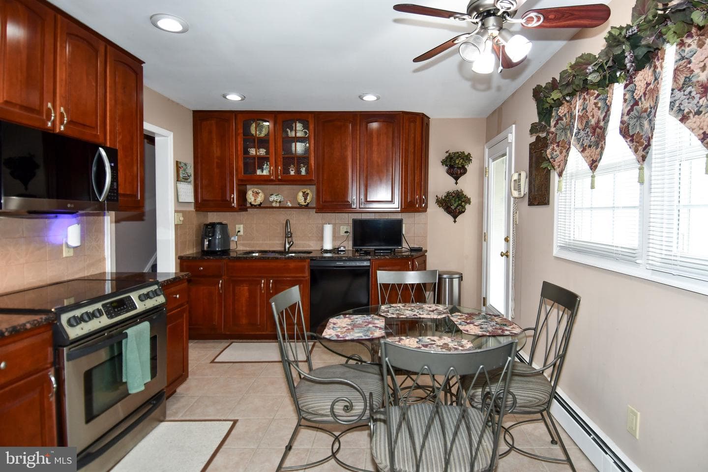 3970 Fairfax Street photo 11