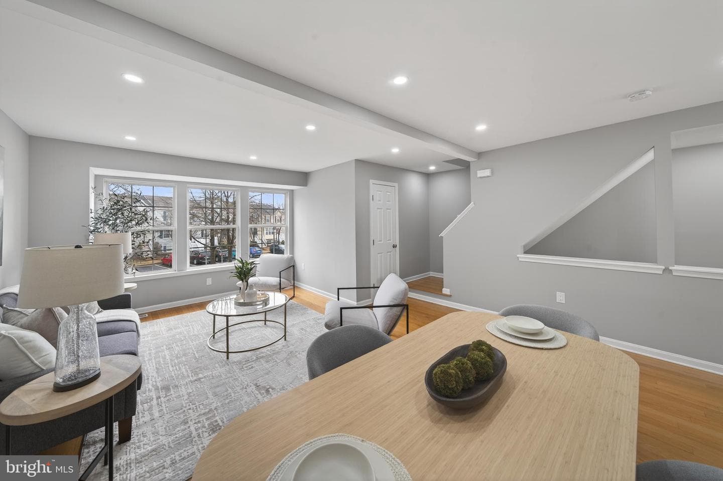 6934 Village Stream Place photo 12
