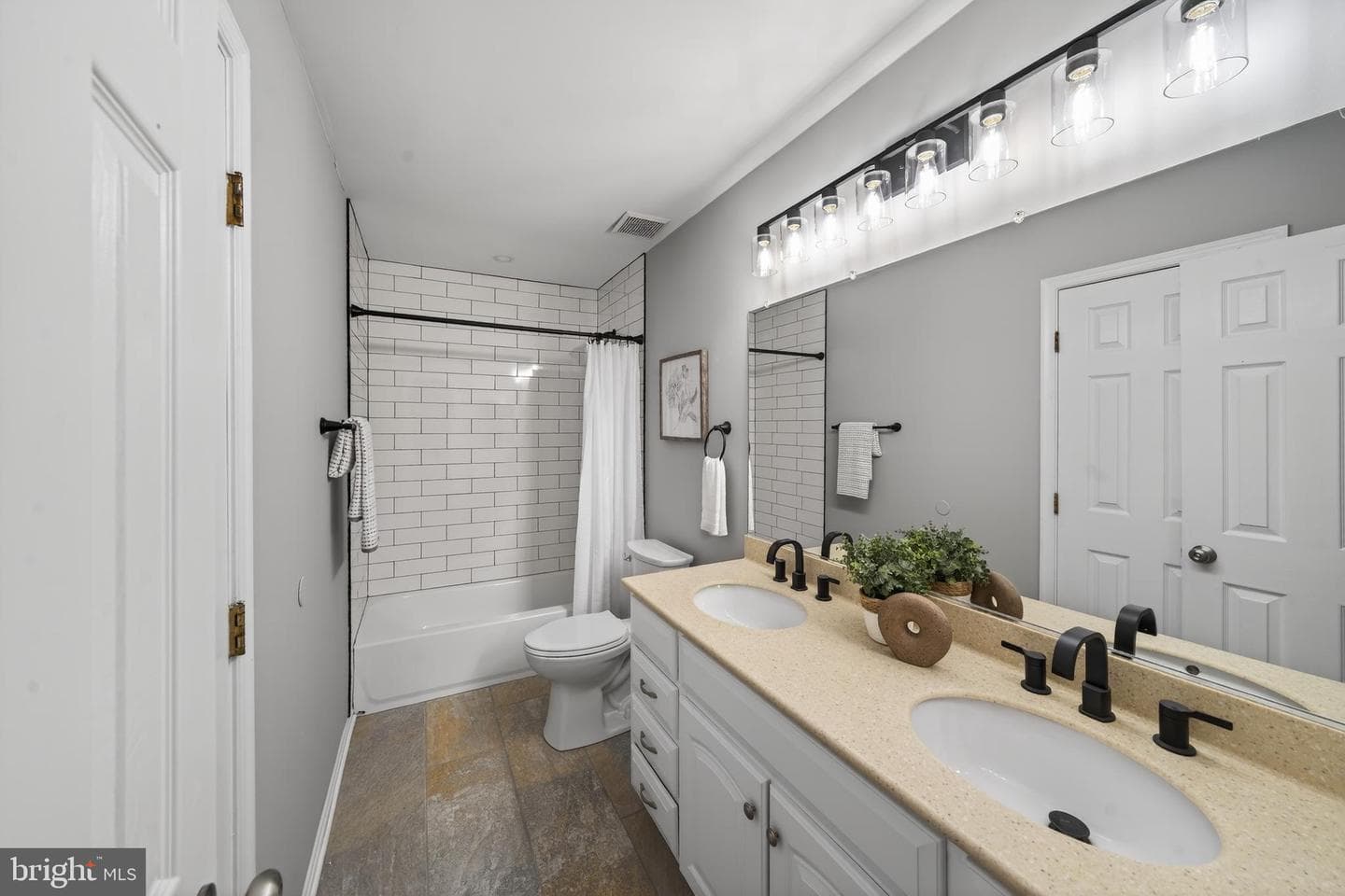 6934 Village Stream Place photo 20
