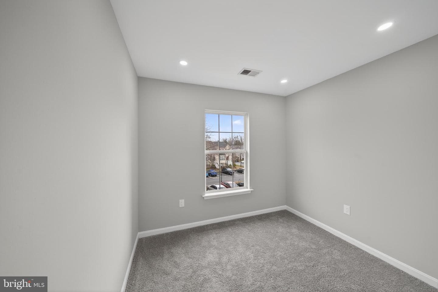 6934 Village Stream Place photo 21