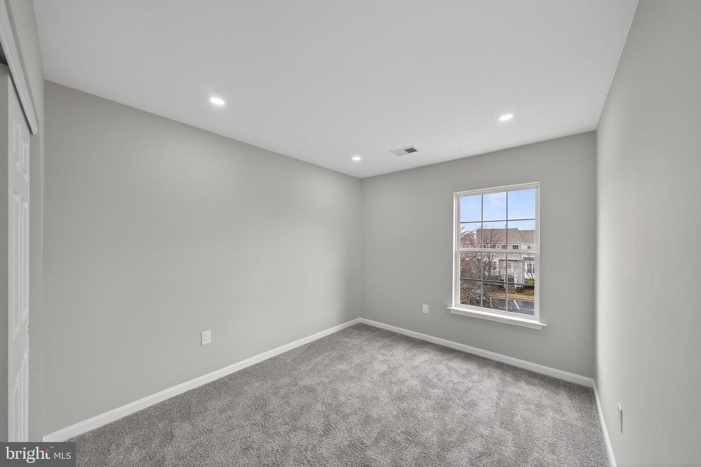 6934 Village Stream Place photo 23