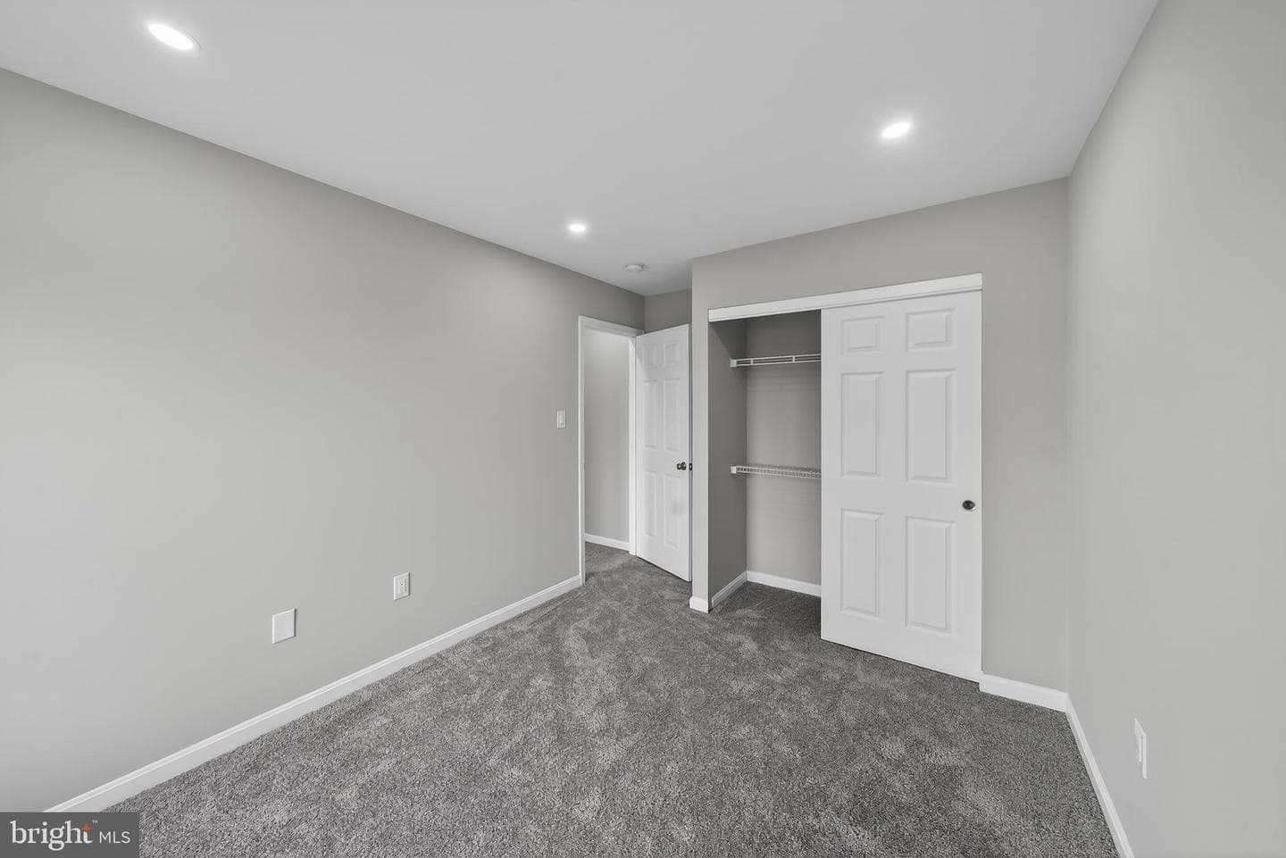 6934 Village Stream Place photo 24