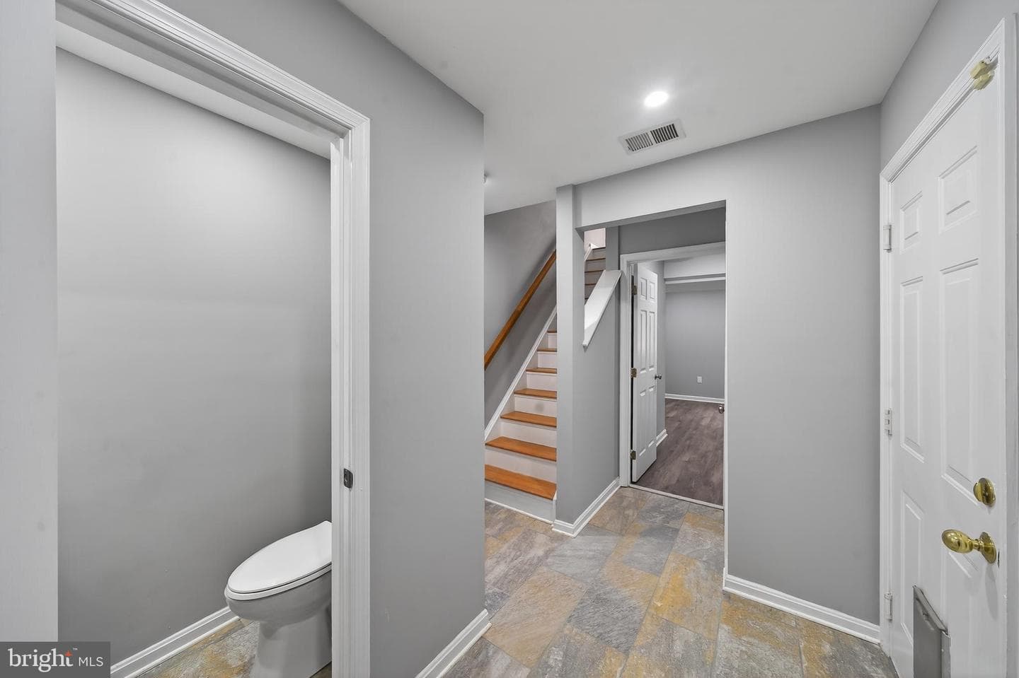 6934 Village Stream Place photo 3