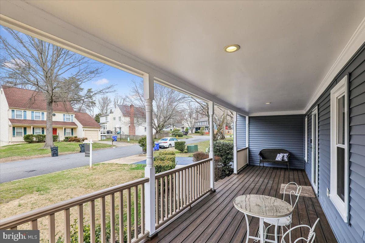 4743 Shadow Woods Court photo 2