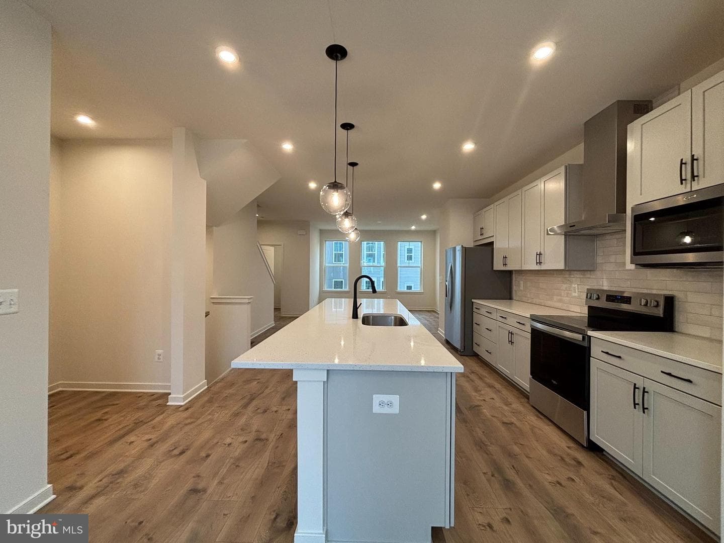 17966 Alicia Avenue photo 3
