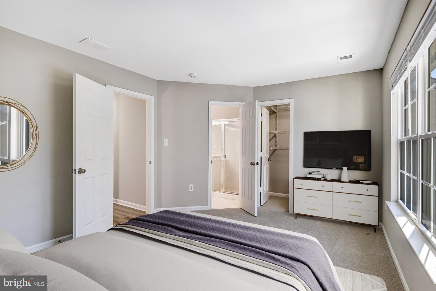 7572 Helmsdale Place photo 11