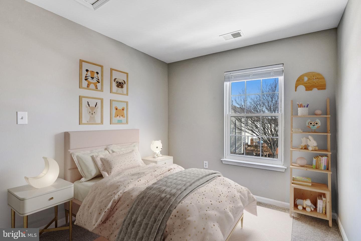 7572 Helmsdale Place photo 12