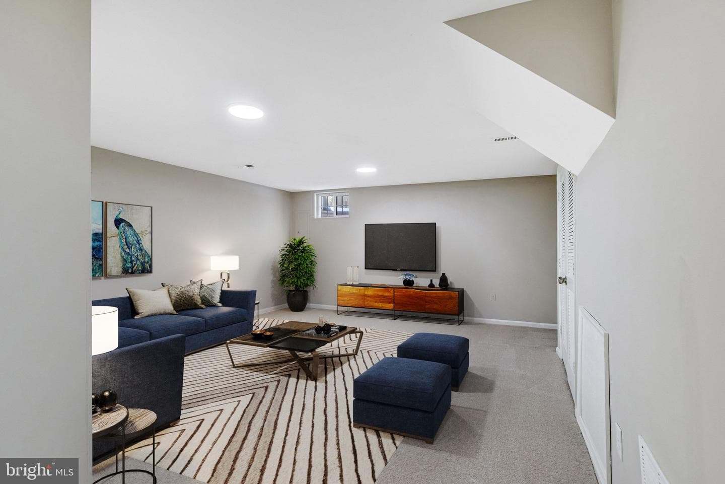 7572 Helmsdale Place photo 14
