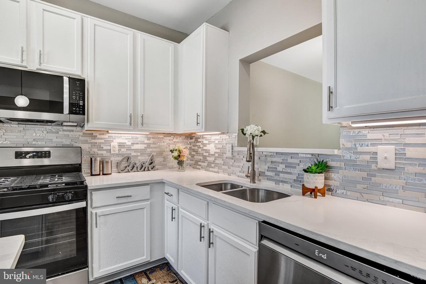 7572 Helmsdale Place photo 21