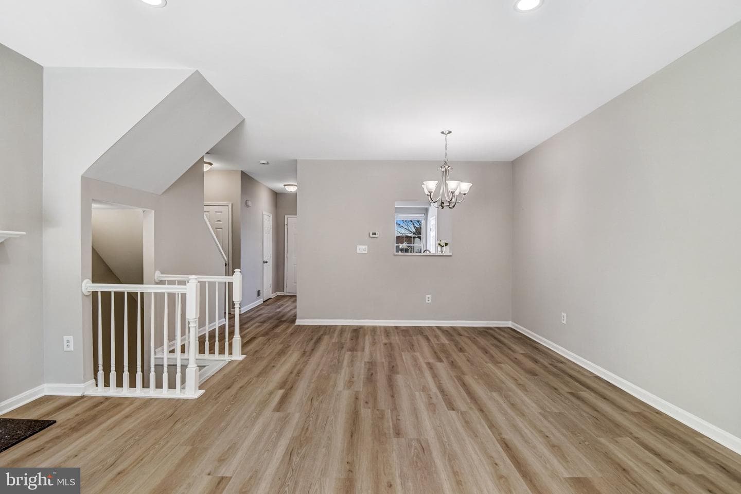 7572 Helmsdale Place photo 25
