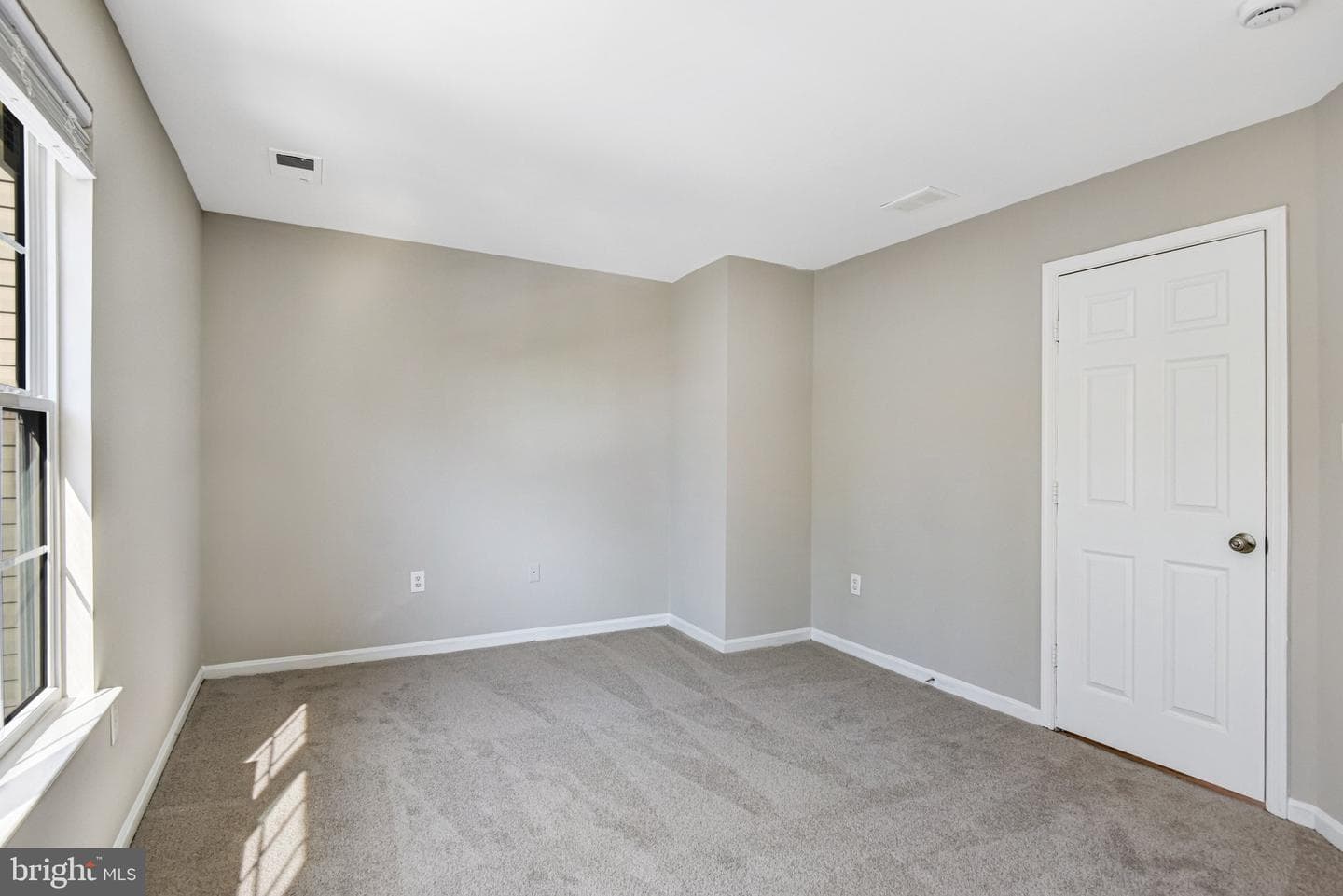 7572 Helmsdale Place photo 31