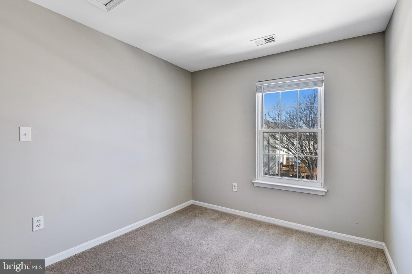 7572 Helmsdale Place photo 37