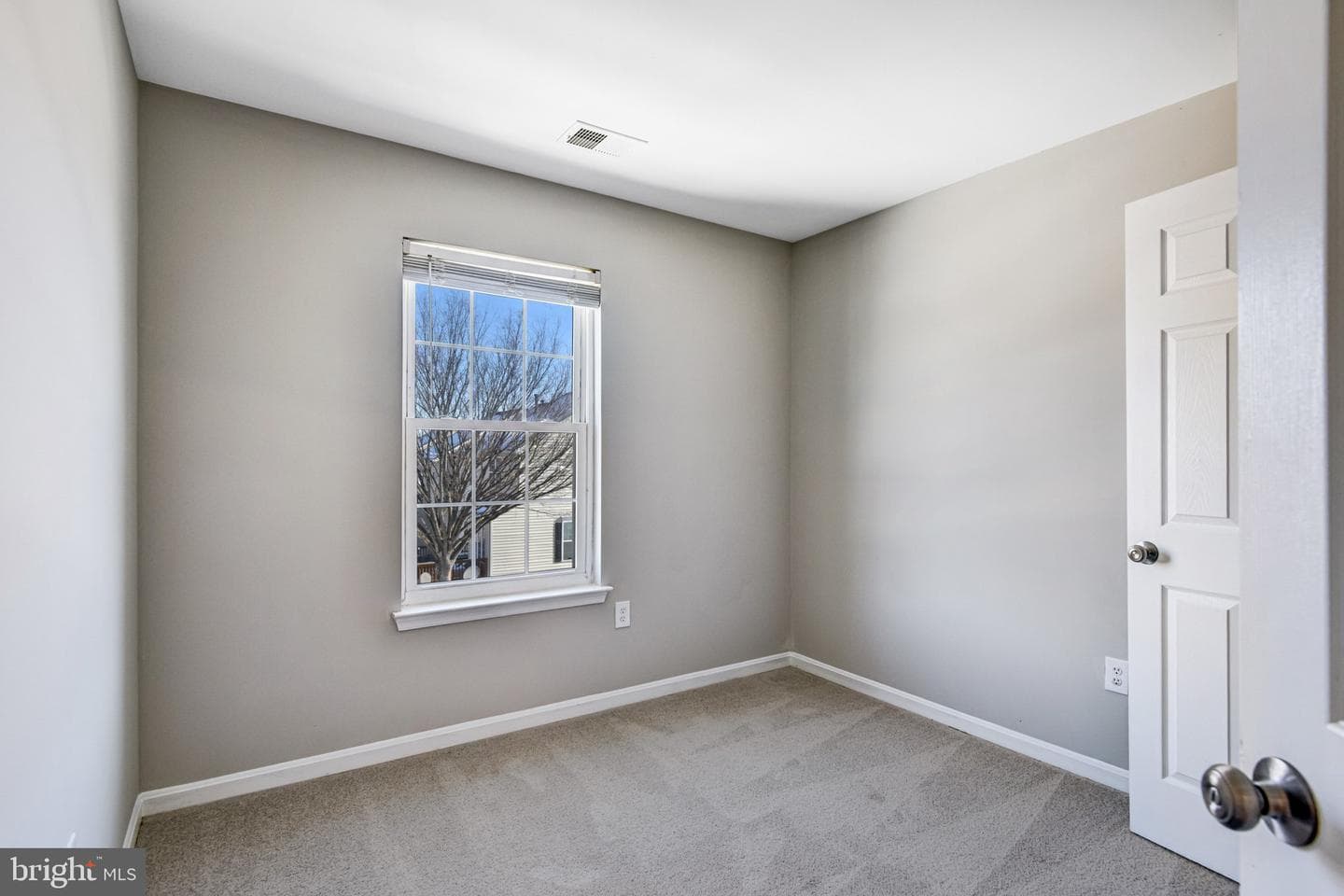 7572 Helmsdale Place photo 38