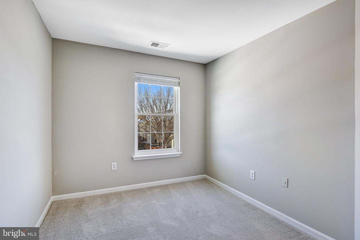 7572 Helmsdale Place photo 43