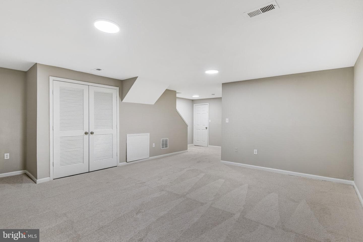 7572 Helmsdale Place photo 46