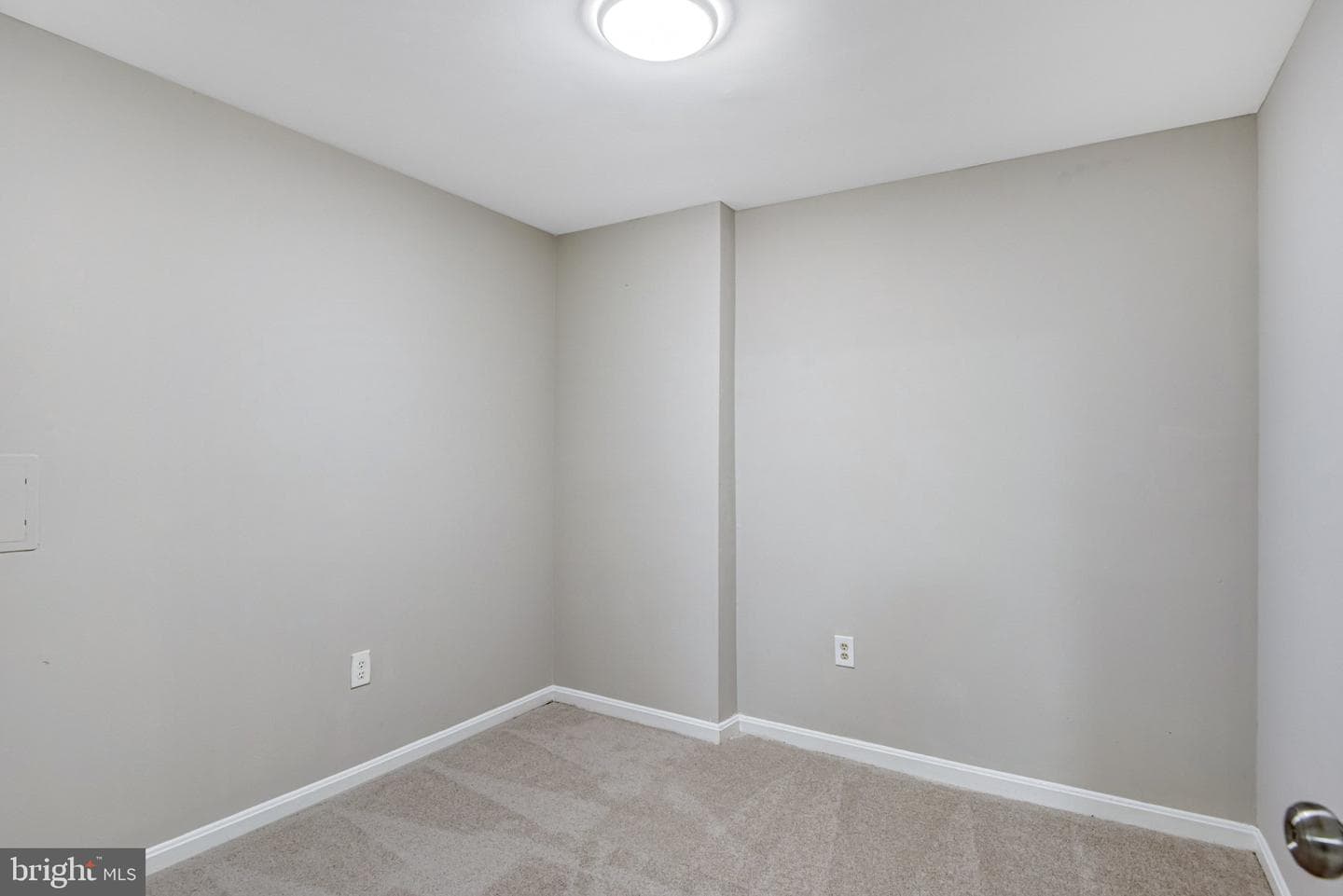 7572 Helmsdale Place photo 49