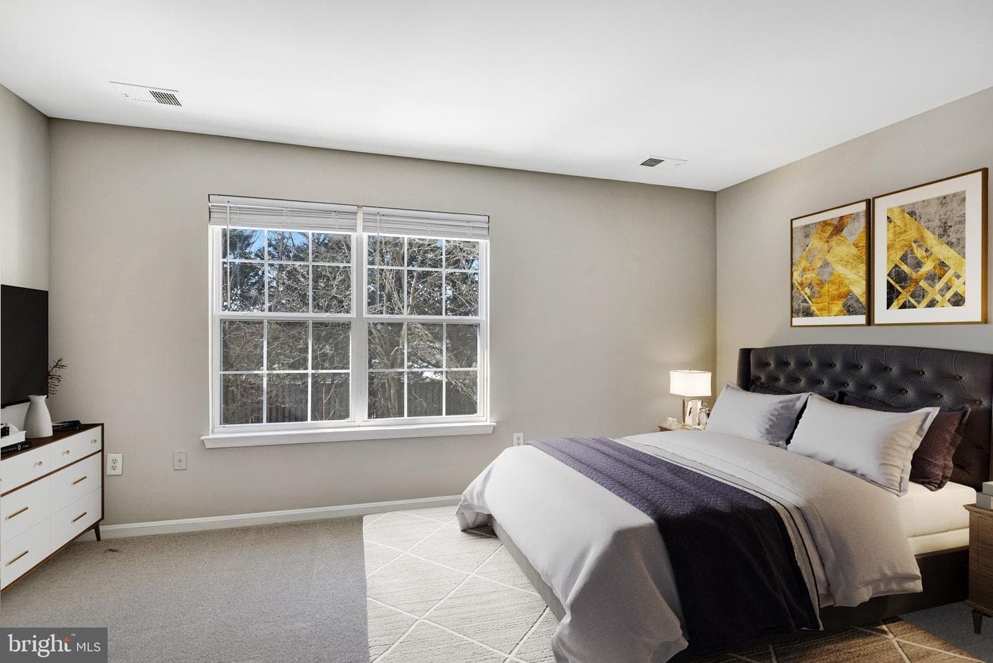 7572 Helmsdale Place photo 9