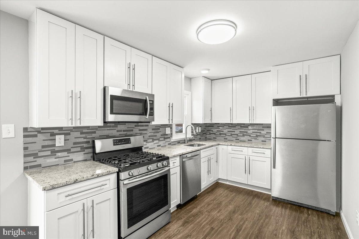 14709 Anderson Street photo 10