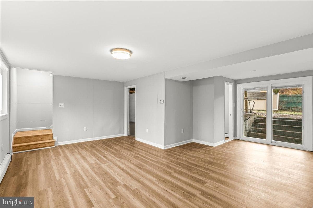 14709 Anderson Street photo 23