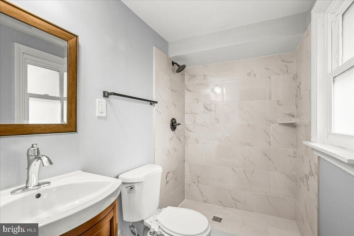14709 Anderson Street photo 26