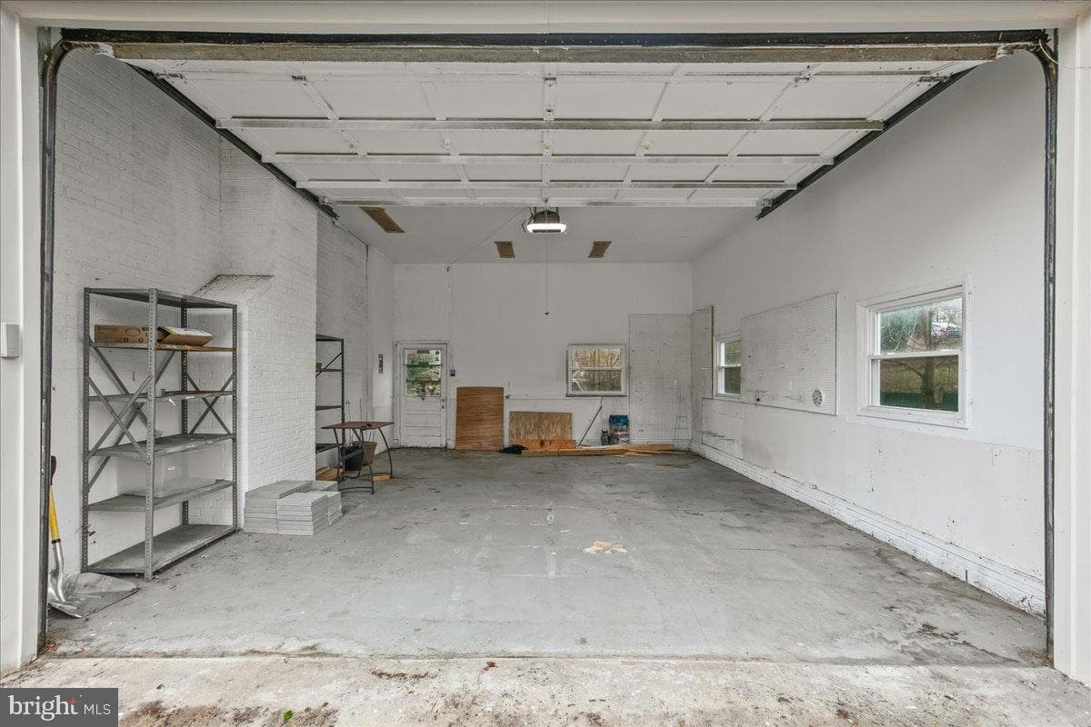 14709 Anderson Street photo 33
