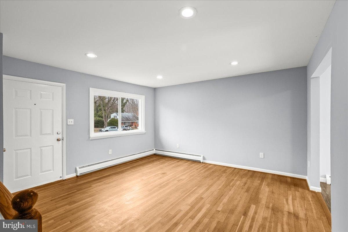 14709 Anderson Street photo 5