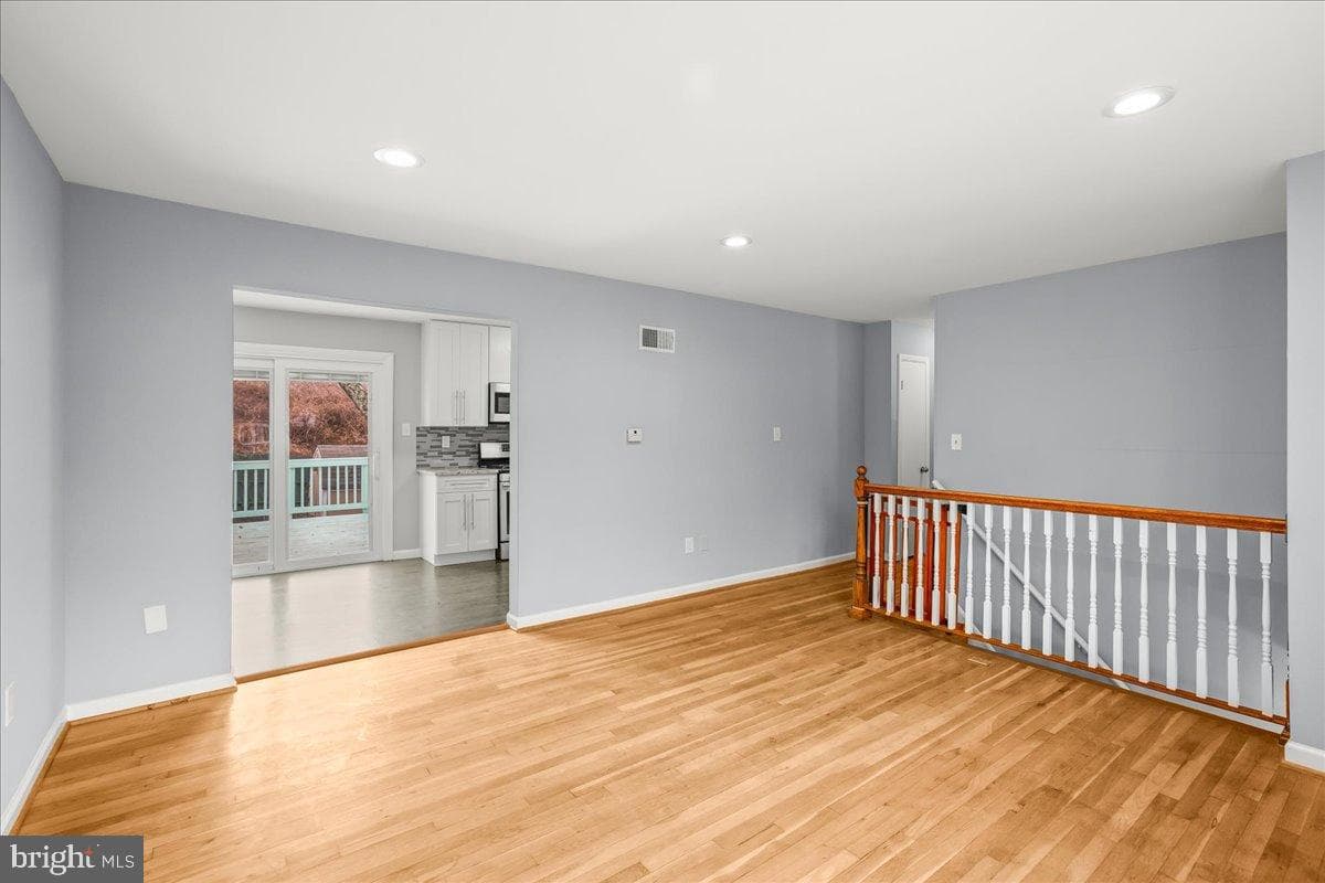 14709 Anderson Street photo 7
