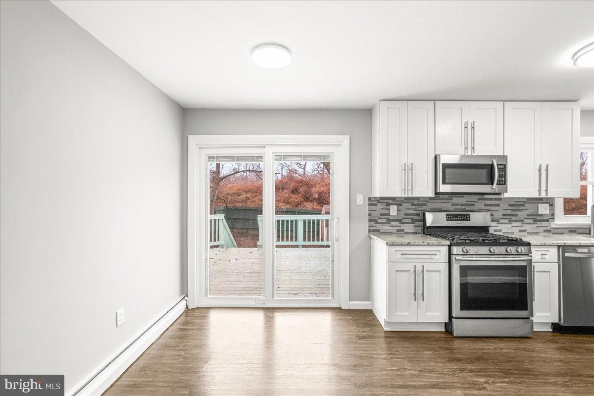 14709 Anderson Street photo 8