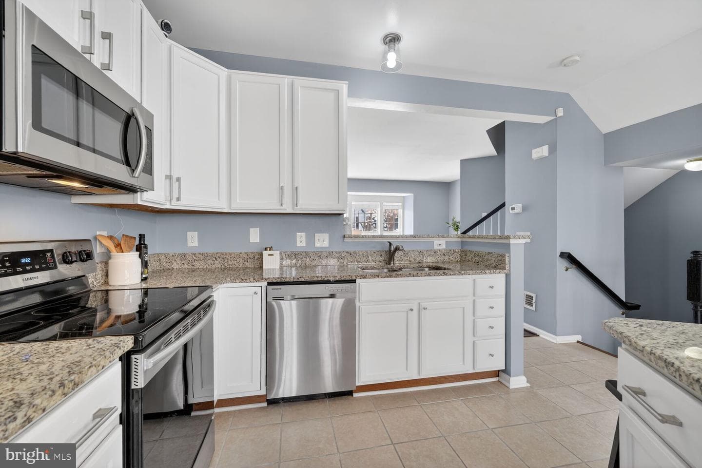 1252 Corbett Place photo 25