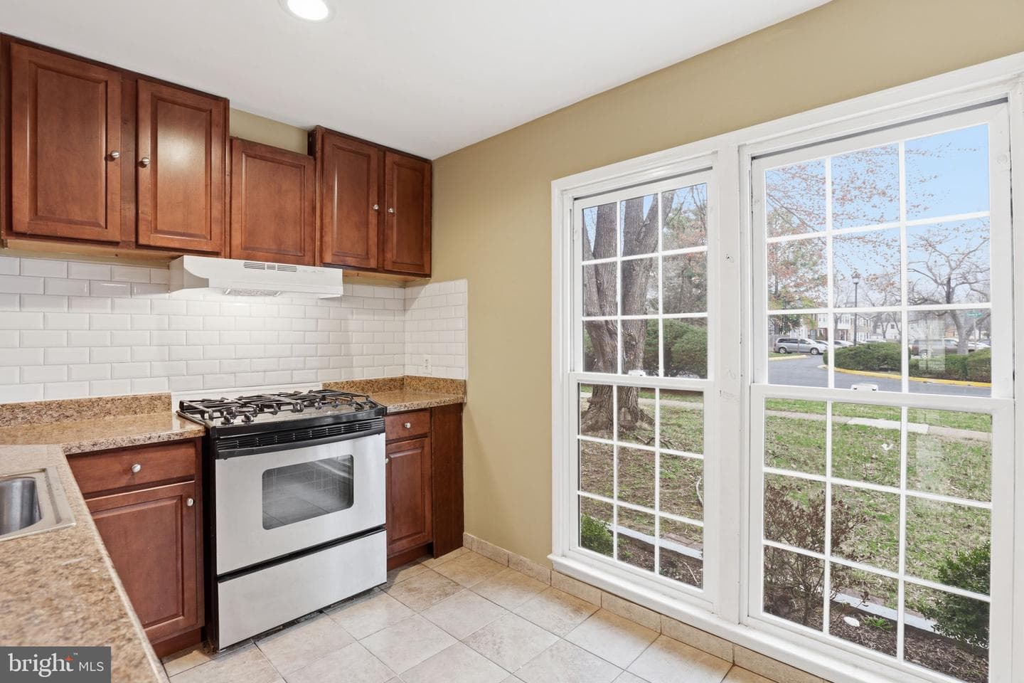 10107 Henry Court photo 6