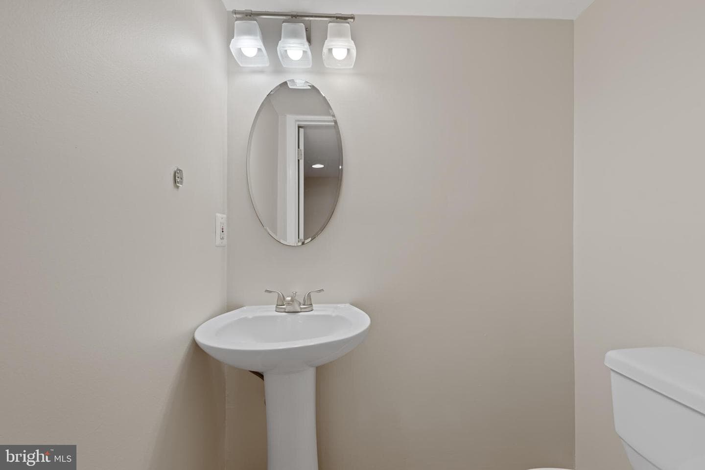 1656 Thenia Place #3-2 photo 8