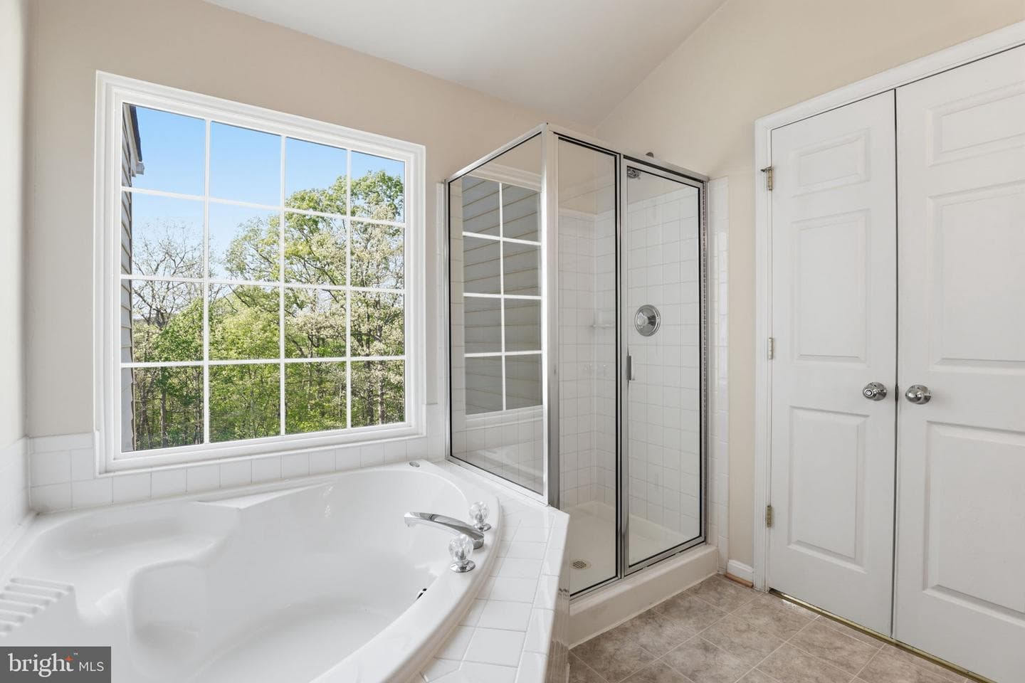 9814 Cheshire Ridge Circle photo 22