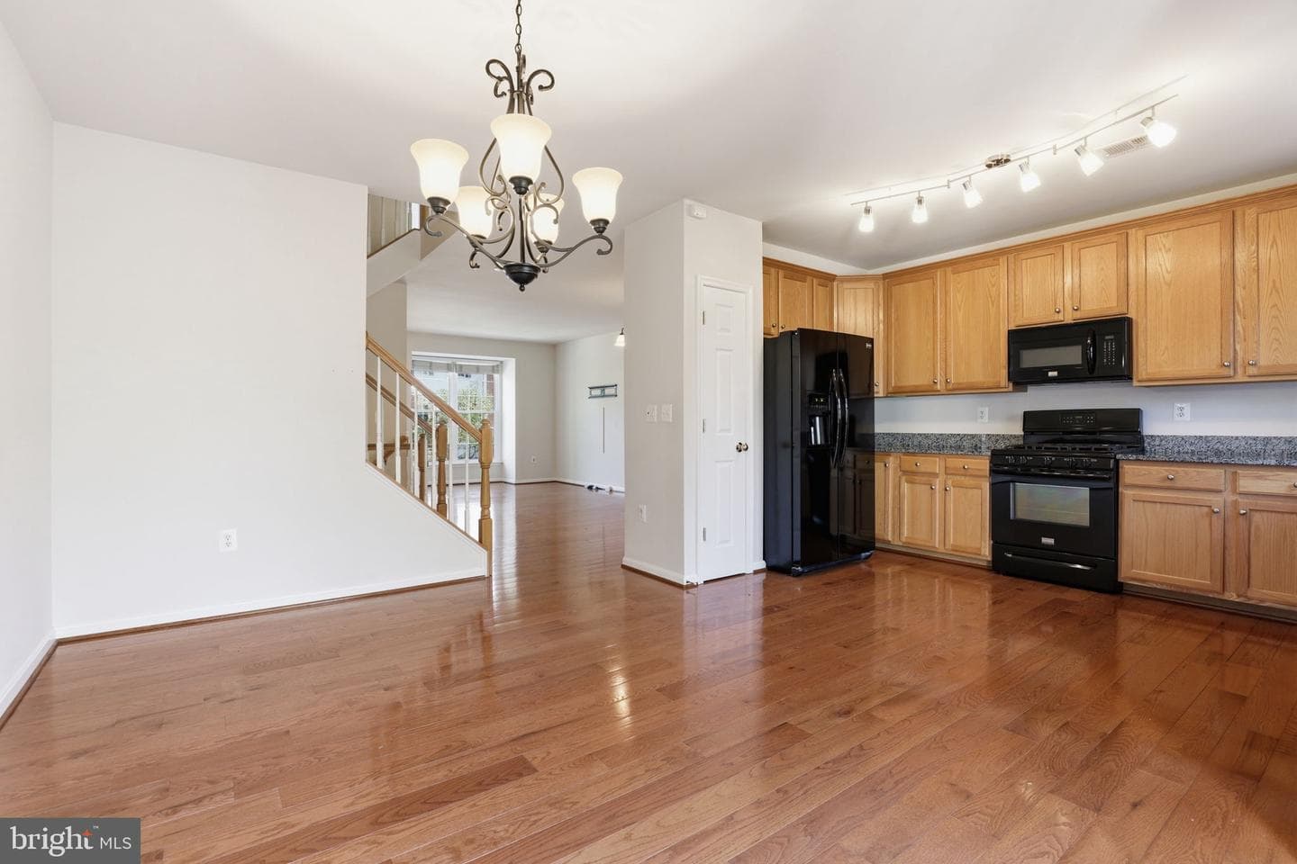 9814 Cheshire Ridge Circle photo 9