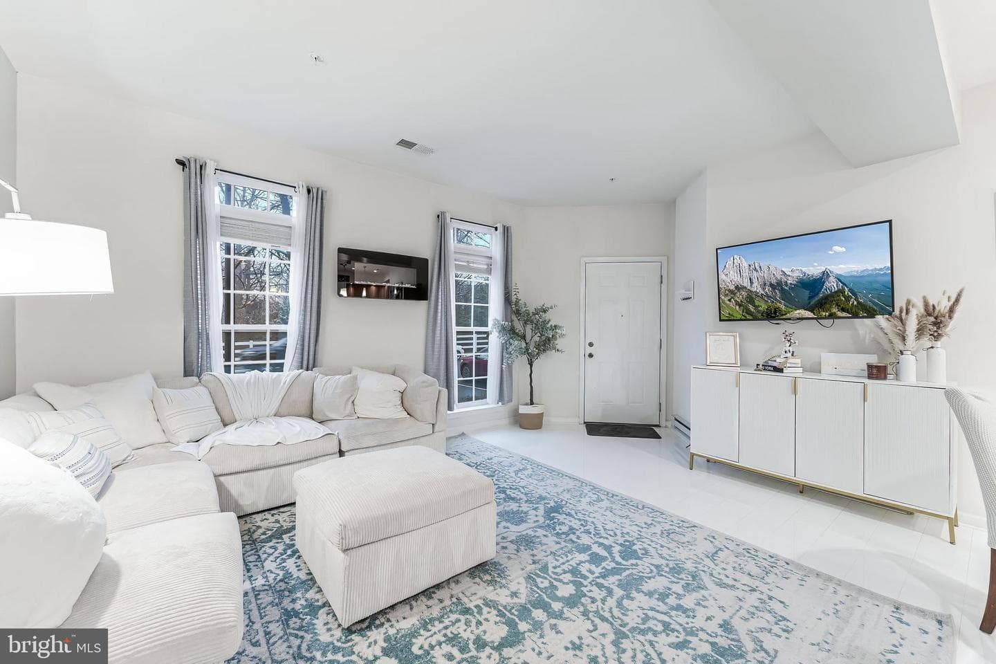 6908 Kona Drive photo 5