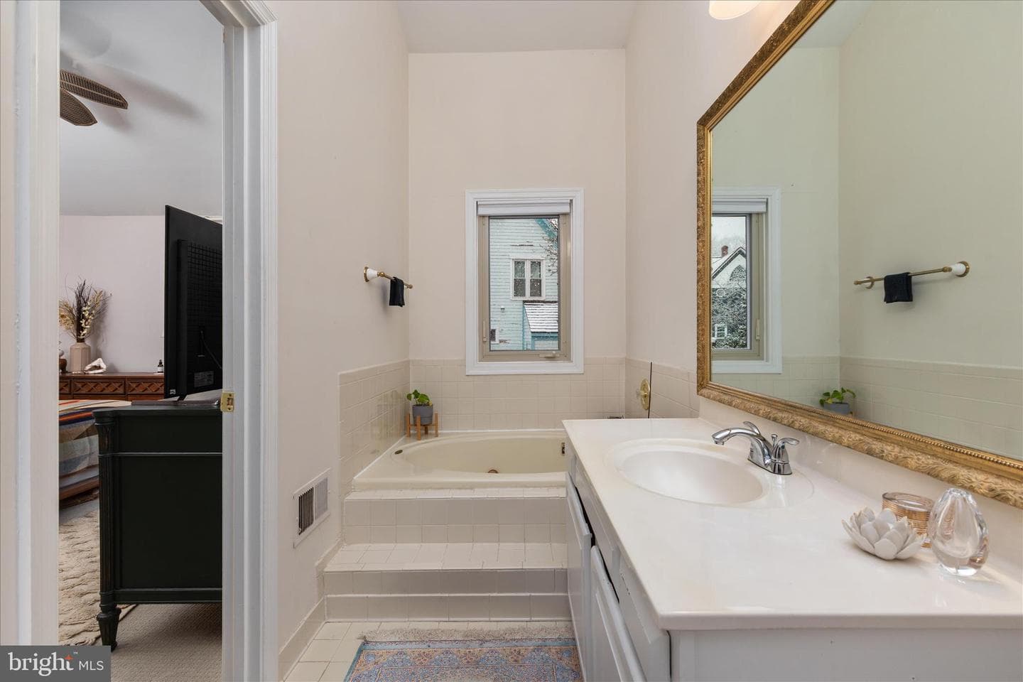 124 E Colonial Drive photo 19