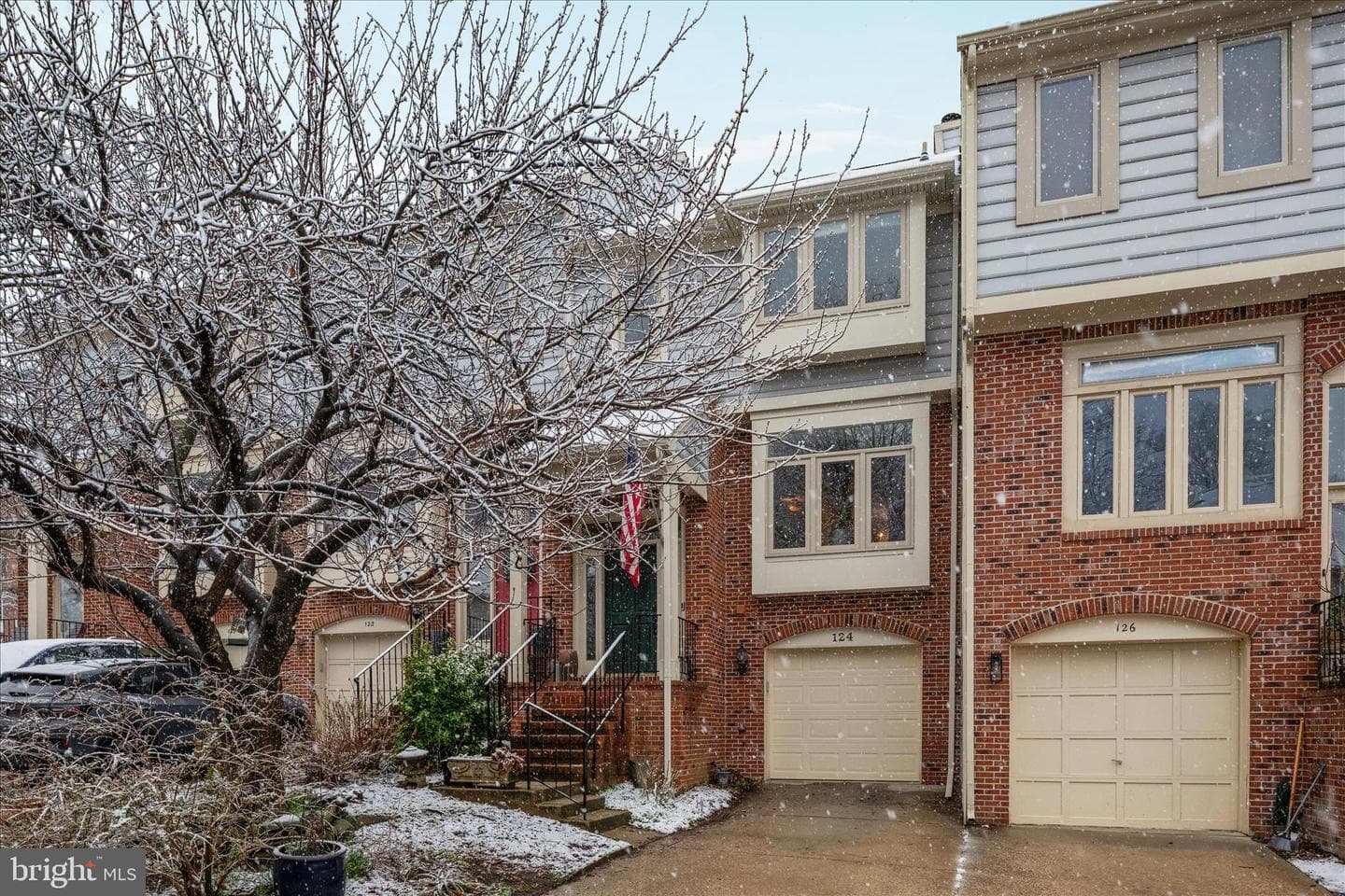 124 E Colonial Drive photo 2