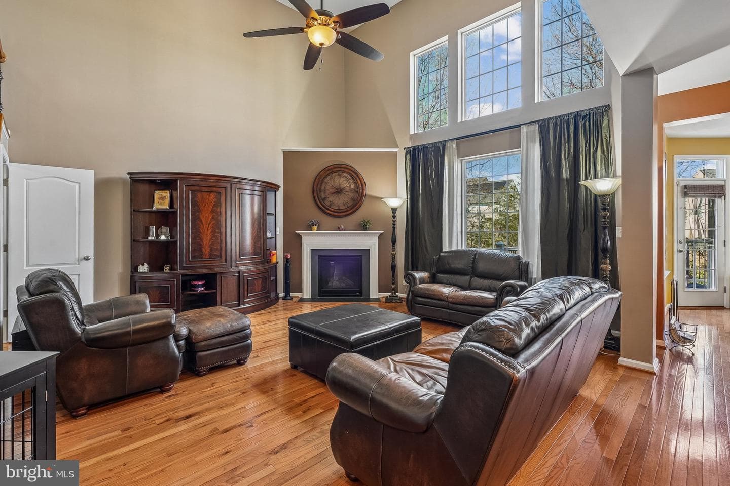 8716 Raleigh Mews photo 15