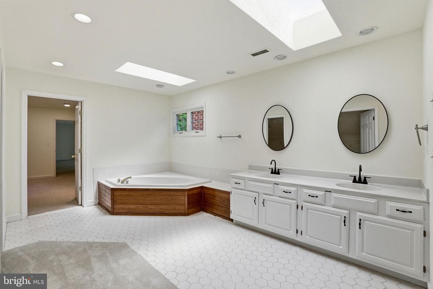 7008 Trappers Court photo 27