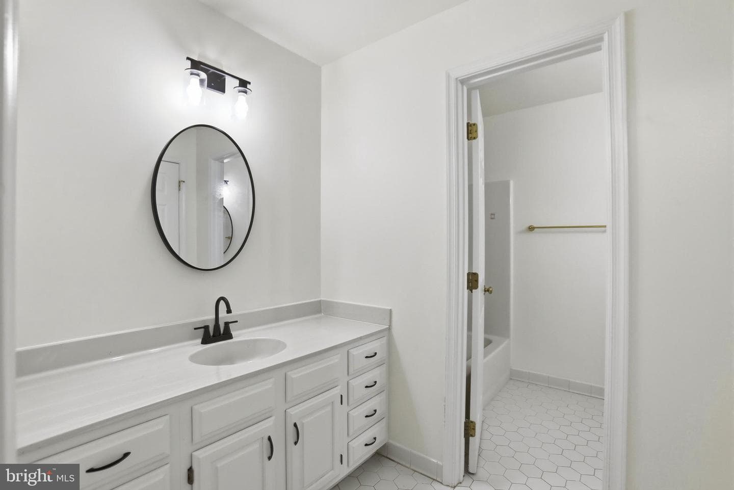 7008 Trappers Court photo 33
