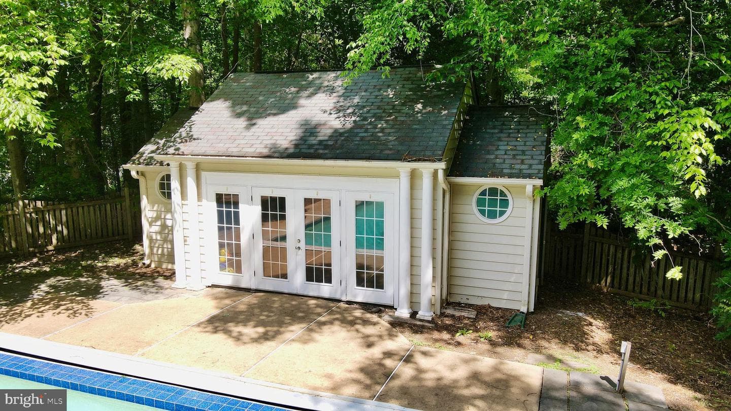 7008 Trappers Court photo 46
