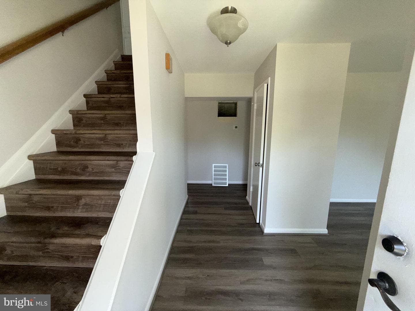 6012 Phillipp Court photo 2