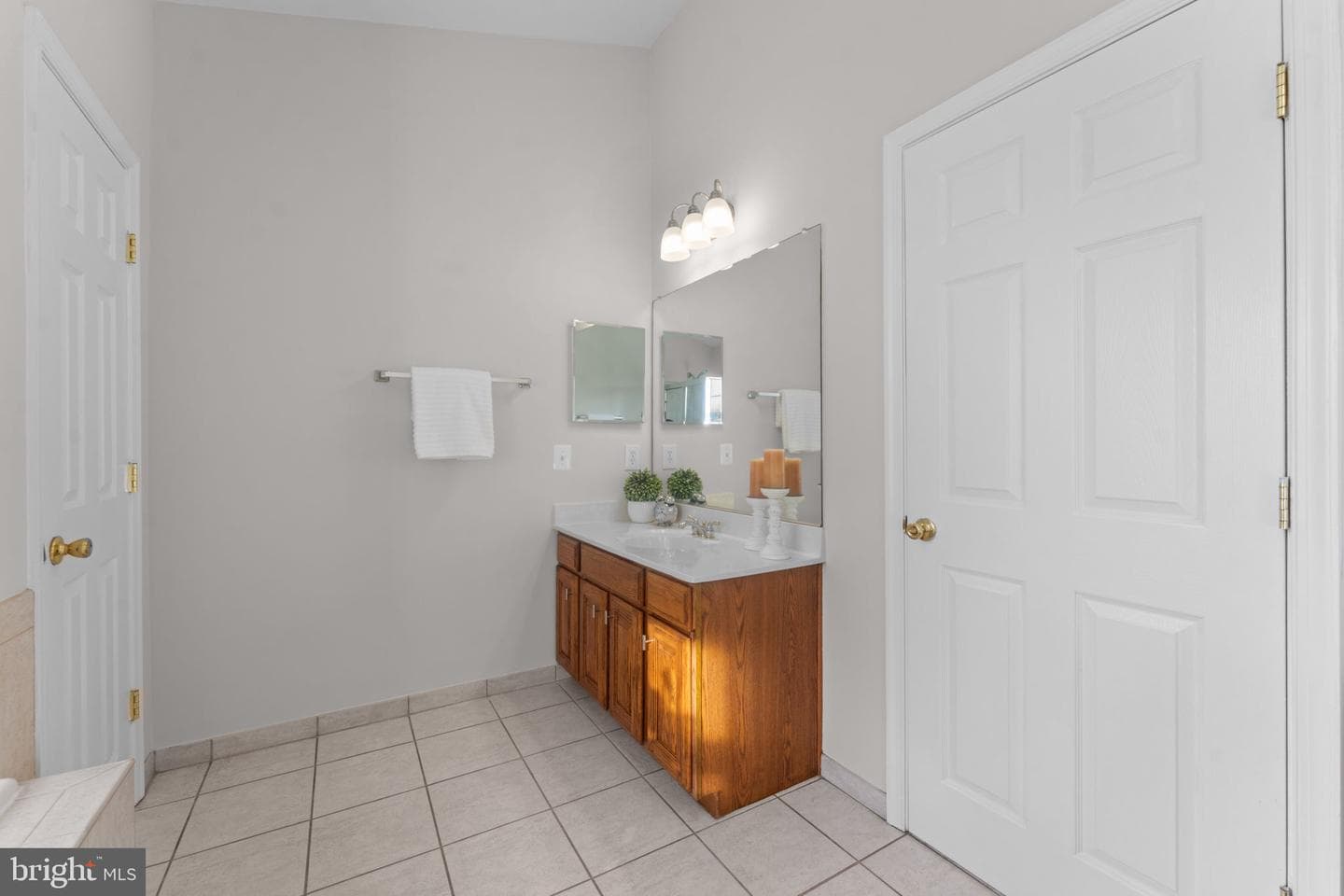 12288 Grimsby Lane photo 54