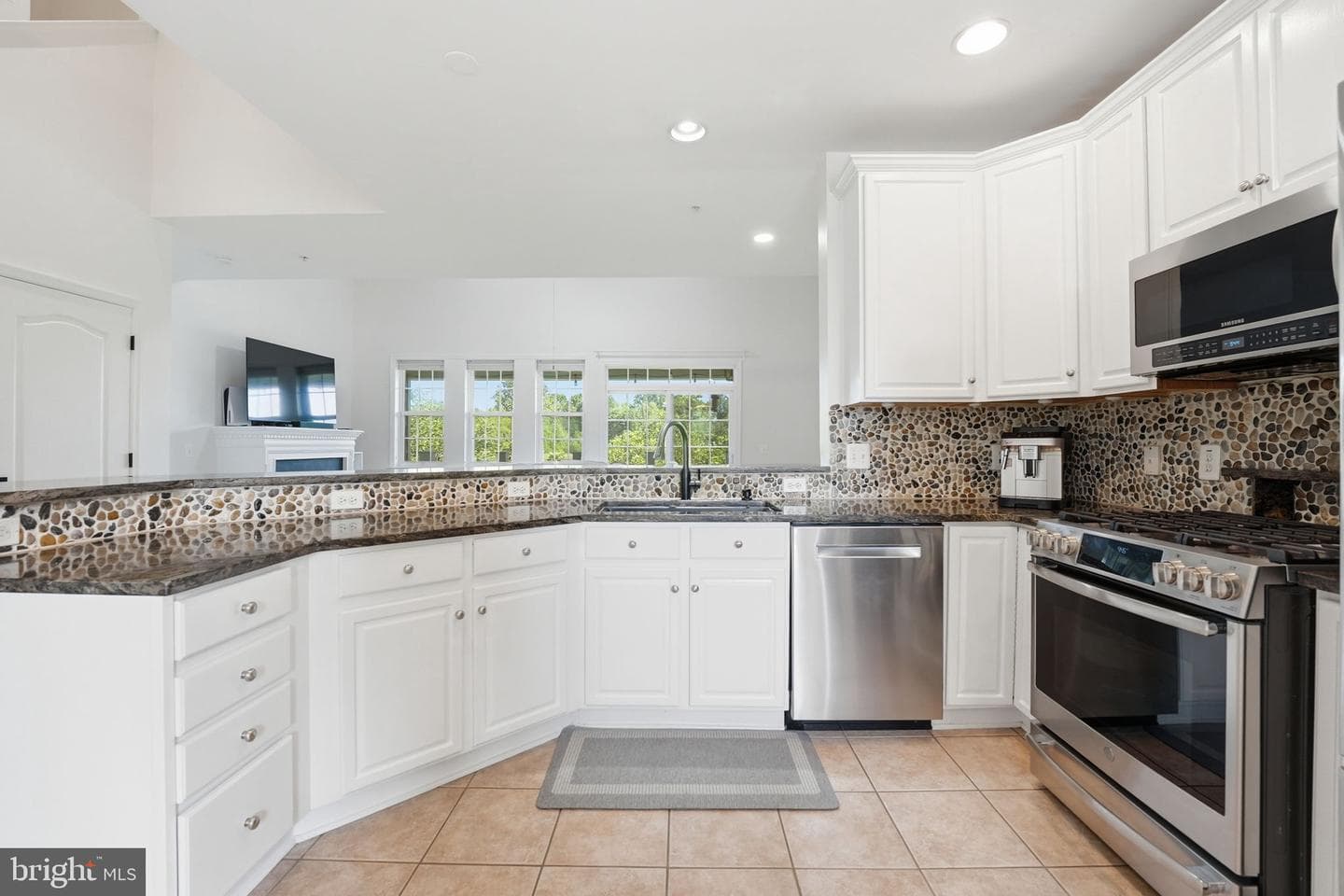 13940 Greendale Drive photo 12